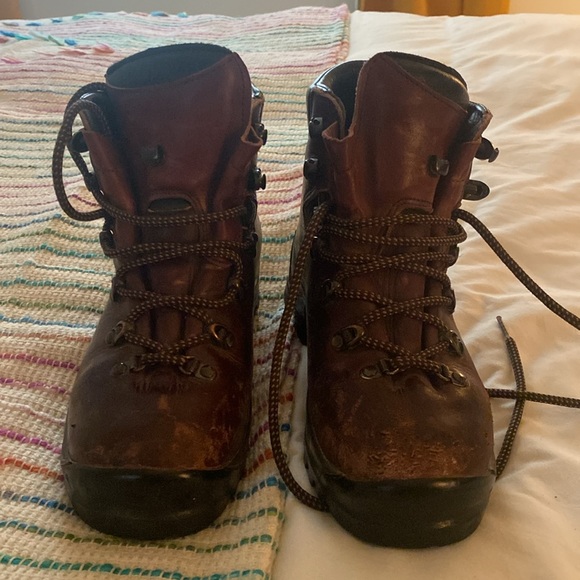 Scarpa leather mountaineering hiking boot size 7, 38 - Picture 2 of 7